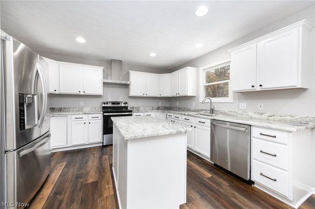 11814 Craig Drive, Strongsville, OH 44149