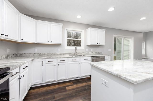 11814 Craig Drive, Strongsville, OH 44149