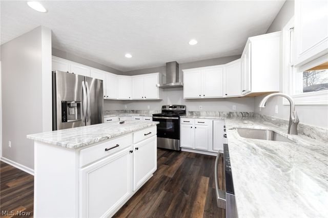 11814 Craig Drive, Strongsville, OH 44149