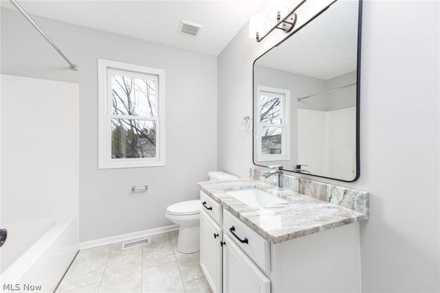 11814 Craig Drive, Strongsville, OH 44149