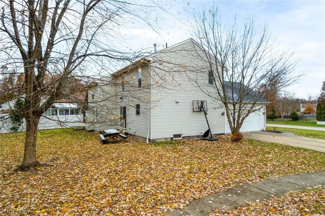 11814 Craig Drive, Strongsville, OH 44149