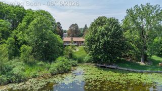 1101 S Lake Valley Drive, Fenton Charter Township, MI 48430