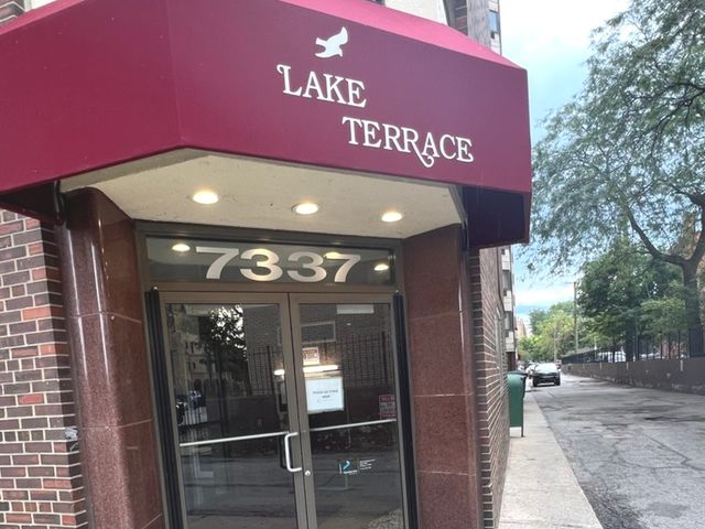 7337 S South Shore Drive 904, Chicago, IL 60649