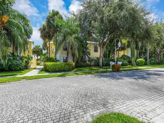 1240 Shady Rest LN # 104, Naples, FL 34103