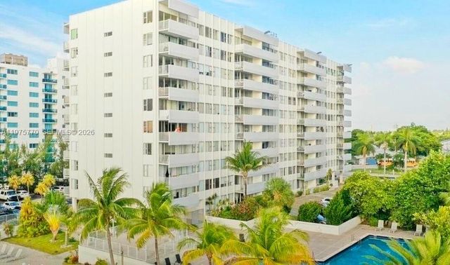 7545 E Treasure Dr 3I, North Bay Village, FL 33141