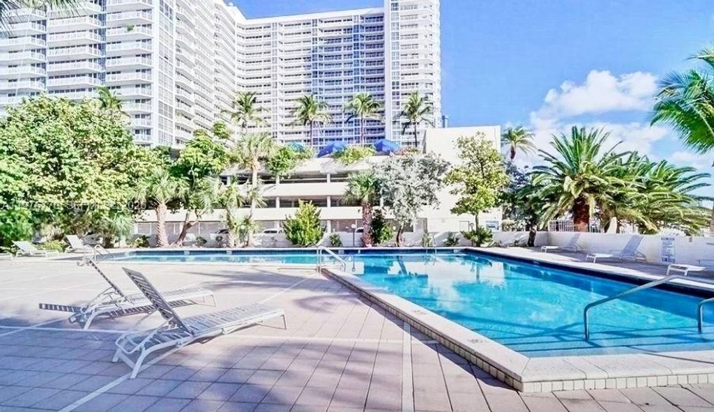 7545 E Treasure Dr 3I, North Bay Village, FL 33141