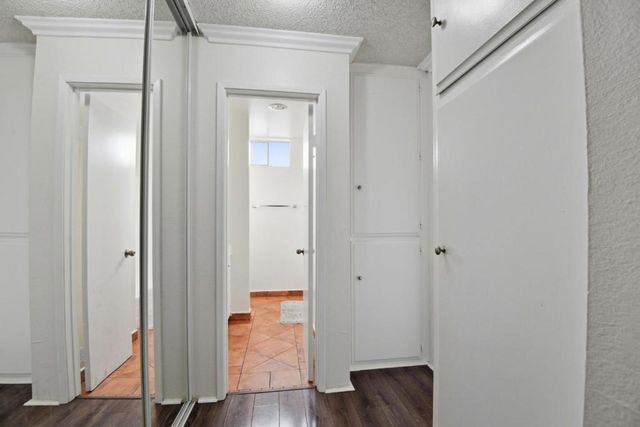 545 Chestnut Avenue 206, Long Beach, CA 90802