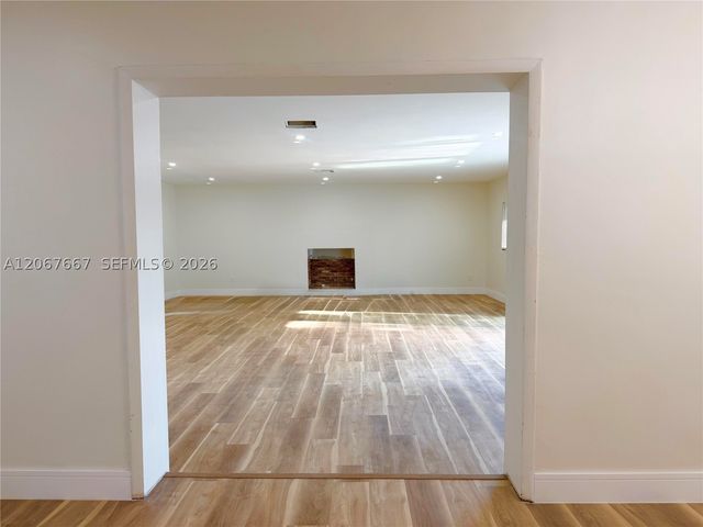 3431 NE 8th Ave, Oakland Park, FL 33334