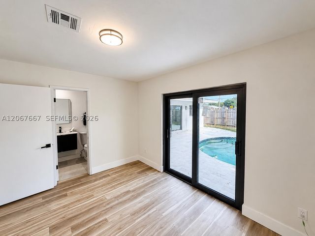 3431 NE 8th Ave, Oakland Park, FL 33334