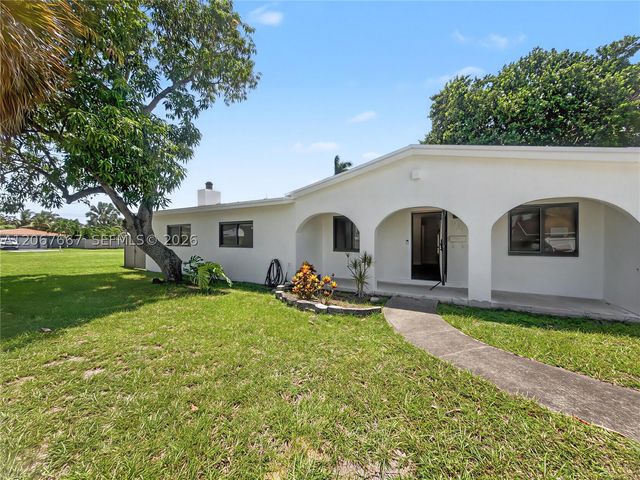3431 NE 8th Ave, Oakland Park, FL 33334