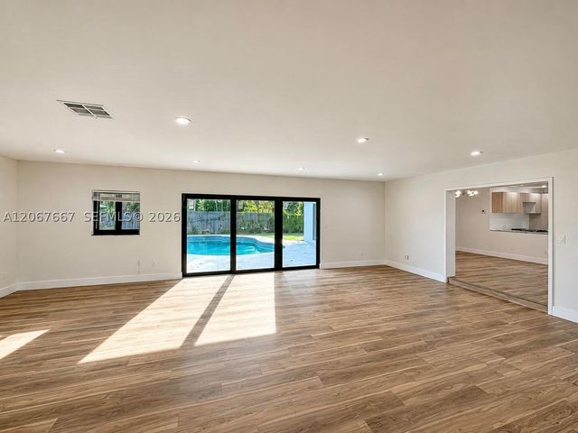 3431 NE 8th Ave, Oakland Park, FL 33334