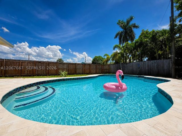 3431 NE 8th Ave, Oakland Park, FL 33334