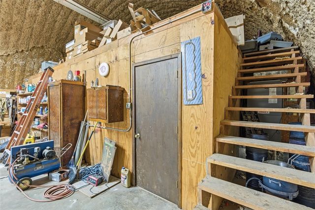 107 W Apple Blossom Avenue, Lowell, AR 72745