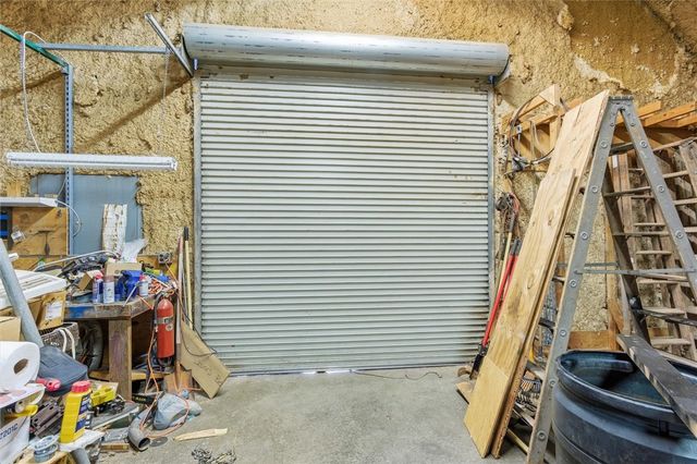 107 W Apple Blossom Avenue, Lowell, AR 72745