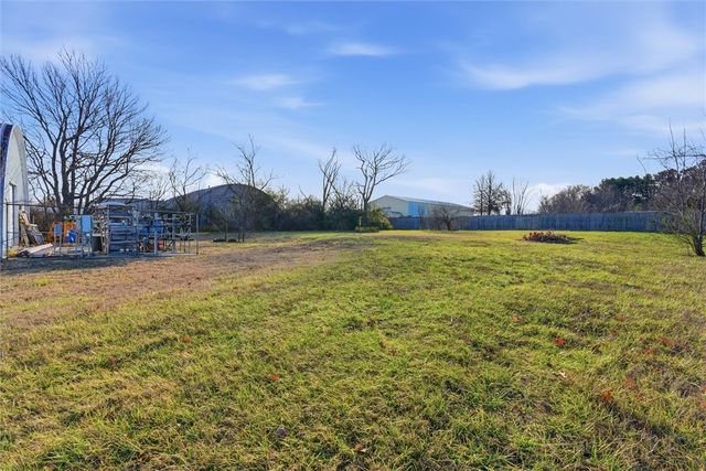 107 W Apple Blossom Avenue, Lowell, AR 72745