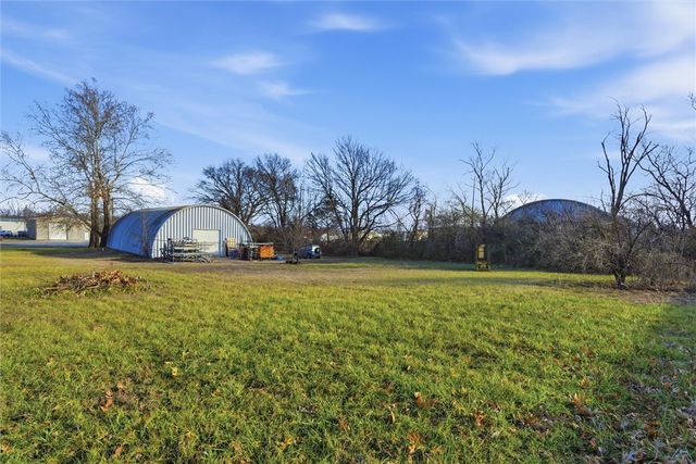 107 W Apple Blossom Avenue, Lowell, AR 72745