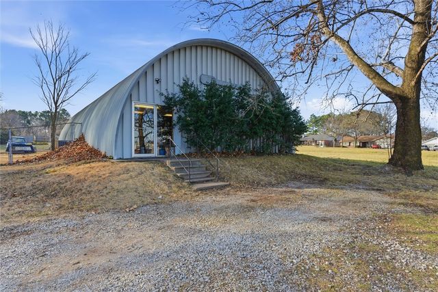 107 W Apple Blossom Avenue, Lowell, AR 72745
