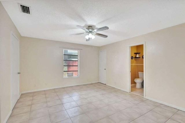 614 Holly Drive 1, Palm Beach Gardens, FL 33410