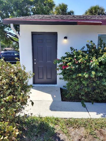 614 Holly Drive 1, Palm Beach Gardens, FL 33410