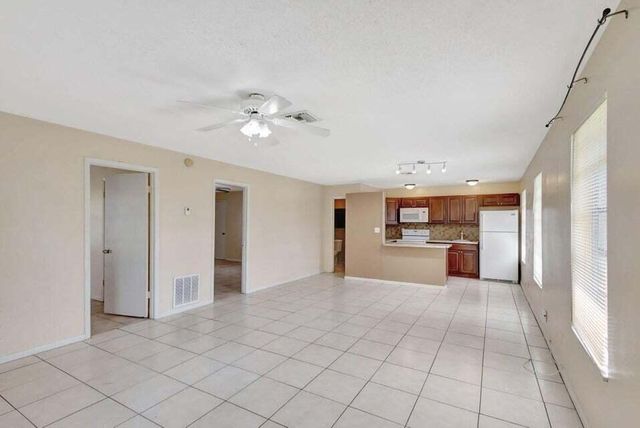 614 Holly Drive 1, Palm Beach Gardens, FL 33410