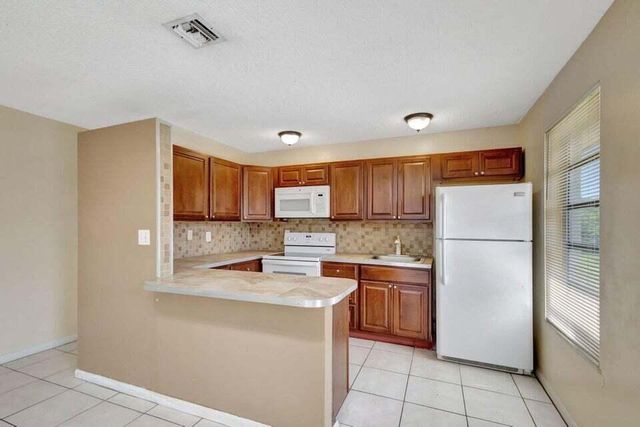 614 Holly Drive 1, Palm Beach Gardens, FL 33410
