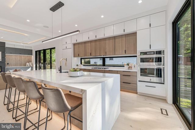 3215 COFER RD, Falls Church, VA 22042