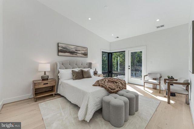 3215 COFER RD, Falls Church, VA 22042