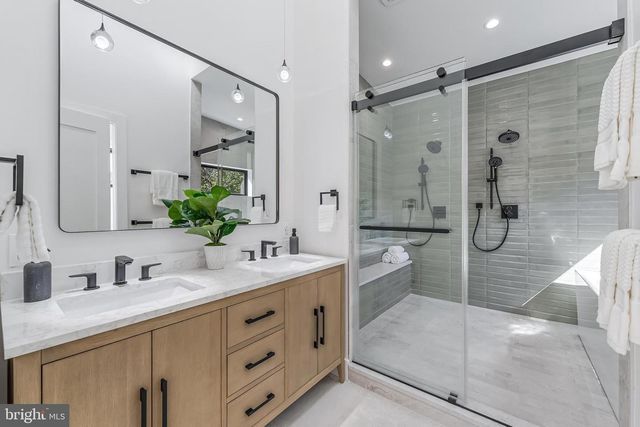 3215 COFER RD, Falls Church, VA 22042