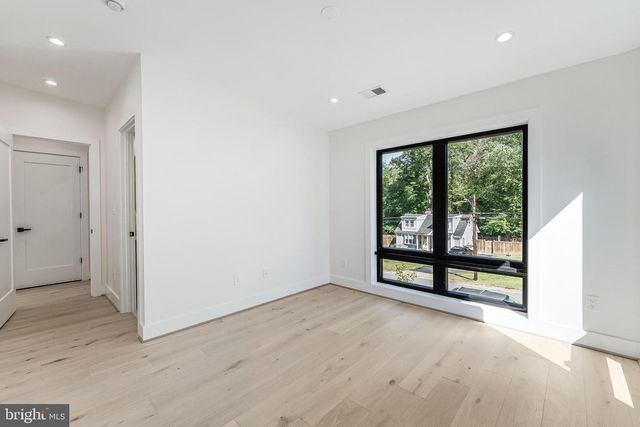 3215 COFER RD, Falls Church, VA 22042