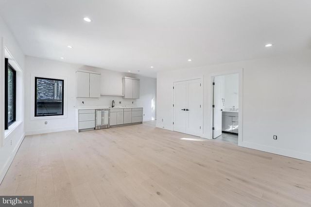 3215 COFER RD, Falls Church, VA 22042