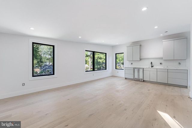 3215 COFER RD, Falls Church, VA 22042