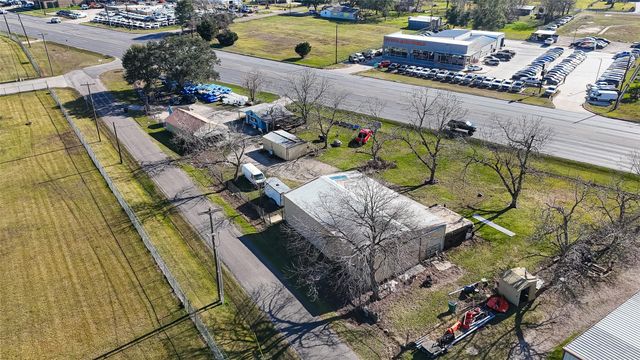 2900 W Highway 6, Alvin, TX 77511