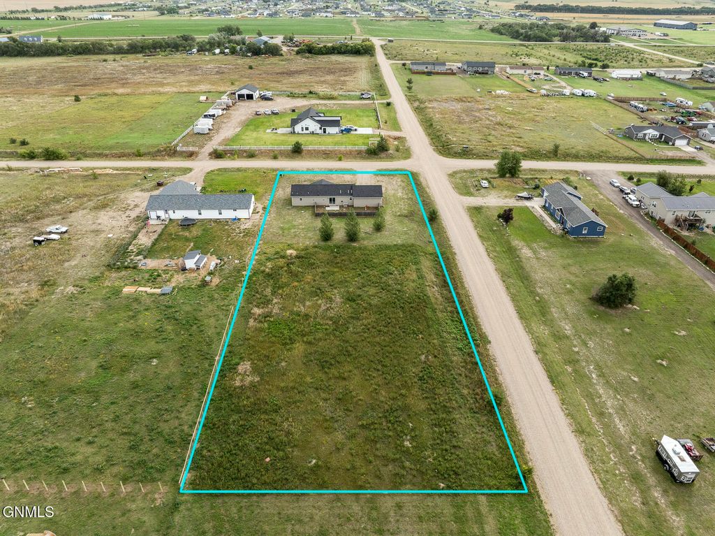 5475 Nicholas Avenue, Williston, ND 58801 photo 5