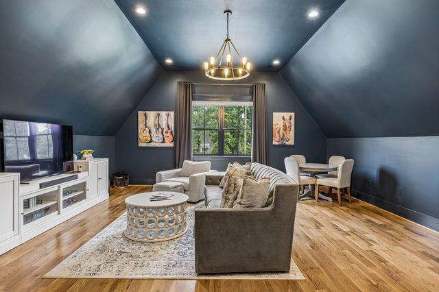 939 Woodmont Blvd, Nashville, TN 37204