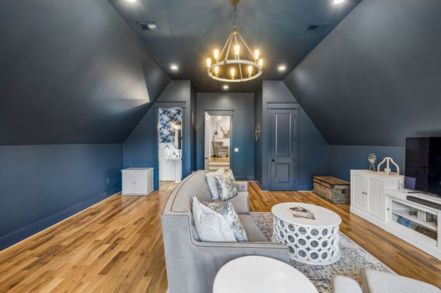 939 Woodmont Blvd, Nashville, TN 37204