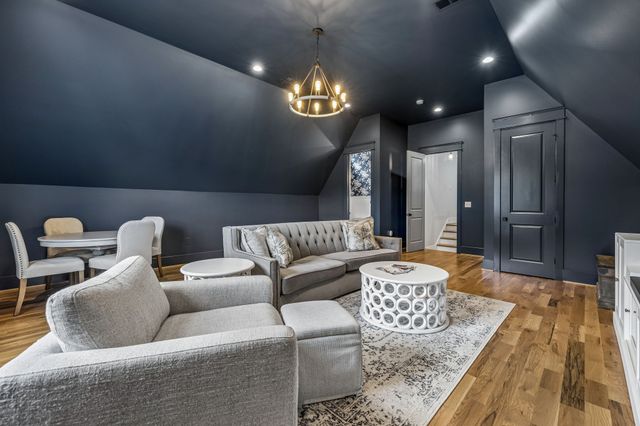939 Woodmont Blvd, Nashville, TN 37204