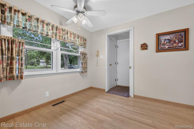 2230 Odette Drive, Waterford Charter Township, MI 48328