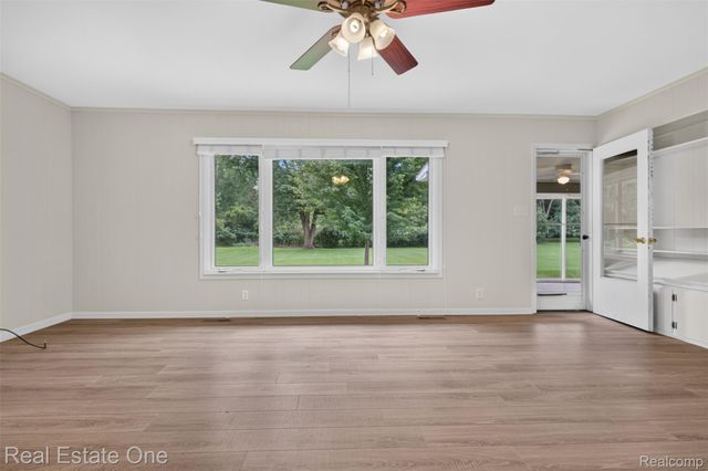 2230 Odette Drive, Waterford Charter Township, MI 48328