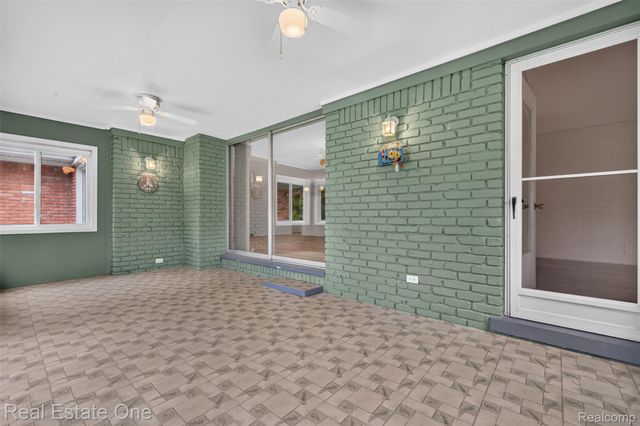 2230 Odette Drive, Waterford Charter Township, MI 48328