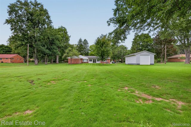 2230 Odette Drive, Waterford Charter Township, MI 48328