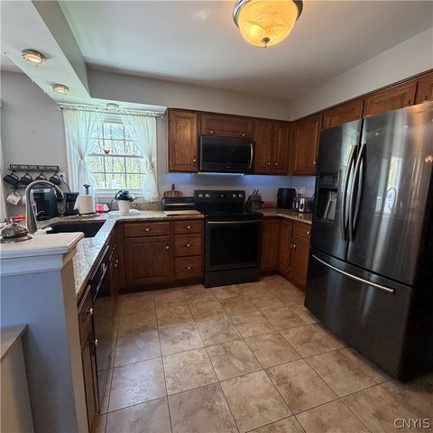 9525 Woodlawn Drive, Cicero, NY 13029