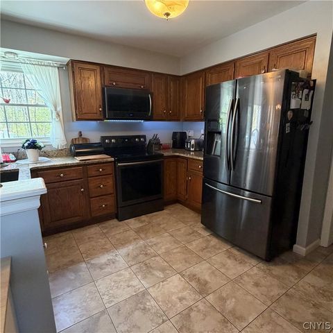 9525 Woodlawn Drive, Cicero, NY 13029