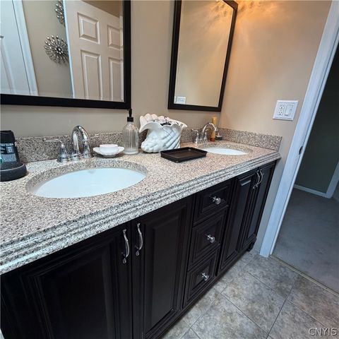 9525 Woodlawn Drive, Cicero, NY 13029