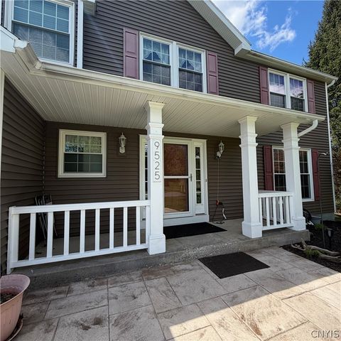 9525 Woodlawn Drive, Cicero, NY 13029
