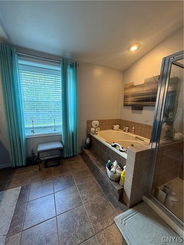 9525 Woodlawn Drive, Cicero, NY 13029