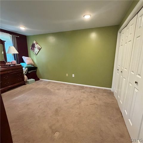 9525 Woodlawn Drive, Cicero, NY 13029