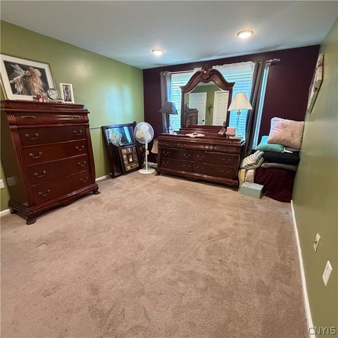 9525 Woodlawn Drive, Cicero, NY 13029