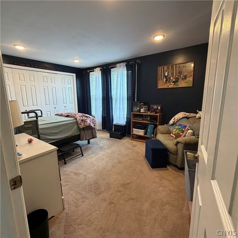 9525 Woodlawn Drive, Cicero, NY 13029