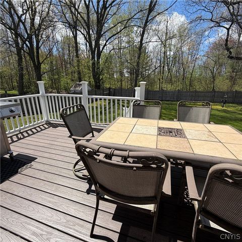 9525 Woodlawn Drive, Cicero, NY 13029