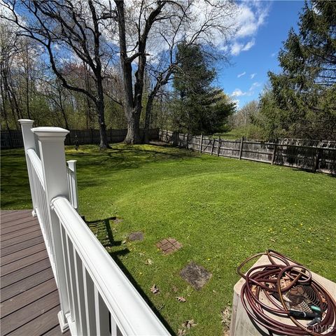 9525 Woodlawn Drive, Cicero, NY 13029